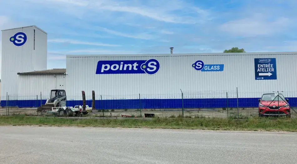 Point S Glass Apt